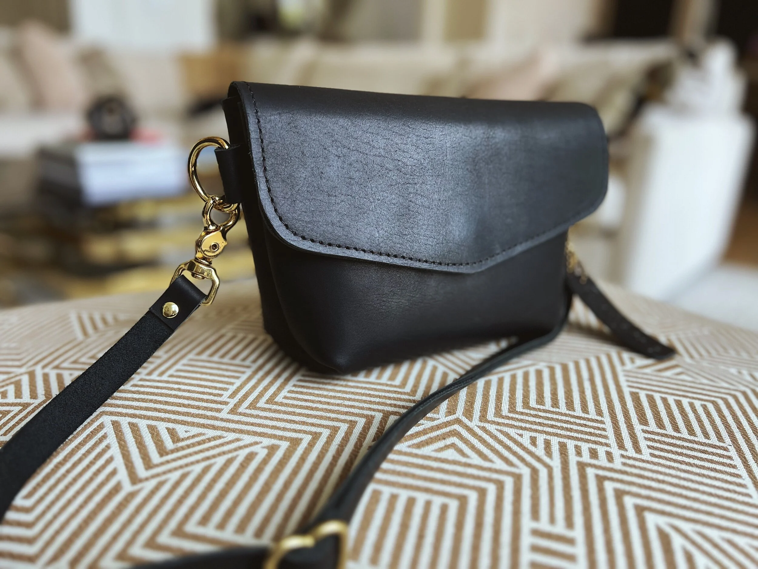 DA2F3619-5F6B-49F0-A4CD-470546EF1B7E