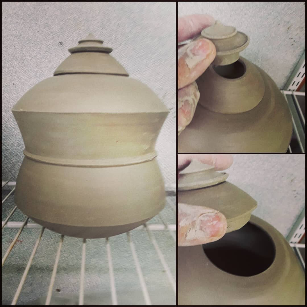 Been making some lided vessels,,
This one still drying has a secret compartment in the top.
.
.

#claybell#gardenbell#templebell
#garden#gardenideas#uniquegift 
#chime#gardenfeature#japan#torii 
#gardendesign#bonsai# tea #teapot
#mugs #teaaccessories