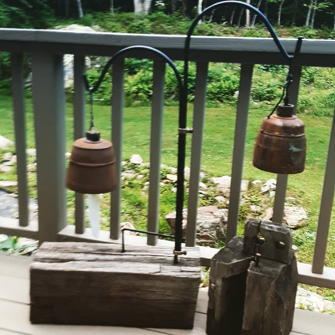 Clay bells w rust patina .
Dbl patio stand frm hand hewn beams 

#claybell#gardenbell#templebell
#garden#gardenideas#uniquegift 
#chime#gardenfeature#japan#torii 
#gardendesign#bonsai# tea #teapot
#mugs #teaaccessories #raku