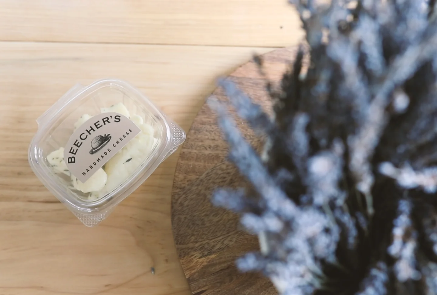 beechers_handmade_cheese_seattle_houseboat.jpg