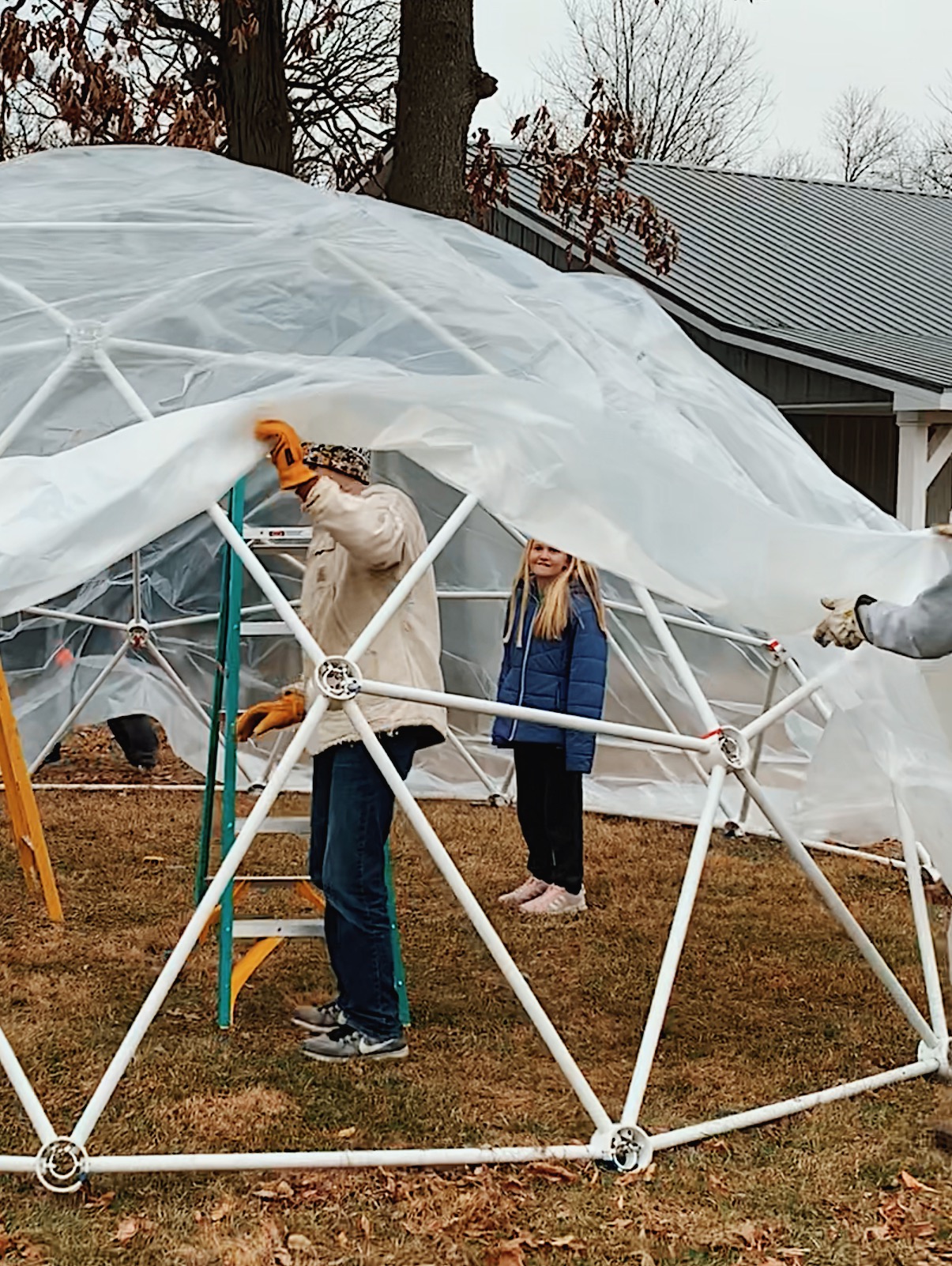 How to Build a Fabulous DIY PVC Igloo for Holiday Parties or Photoshoots —  Katherine Mendieta