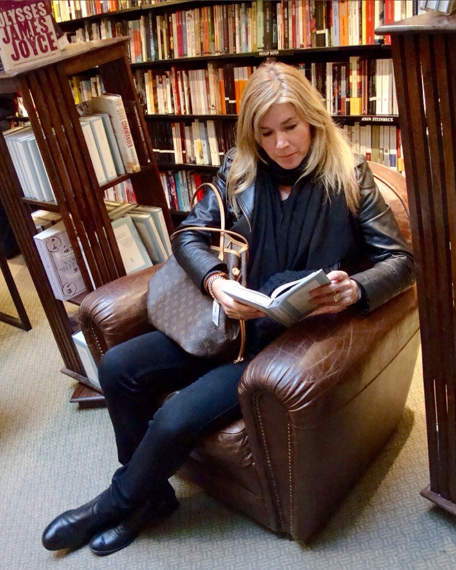 Leaders read to inform themselves and take inspired action. (photo - worklondonstyle)