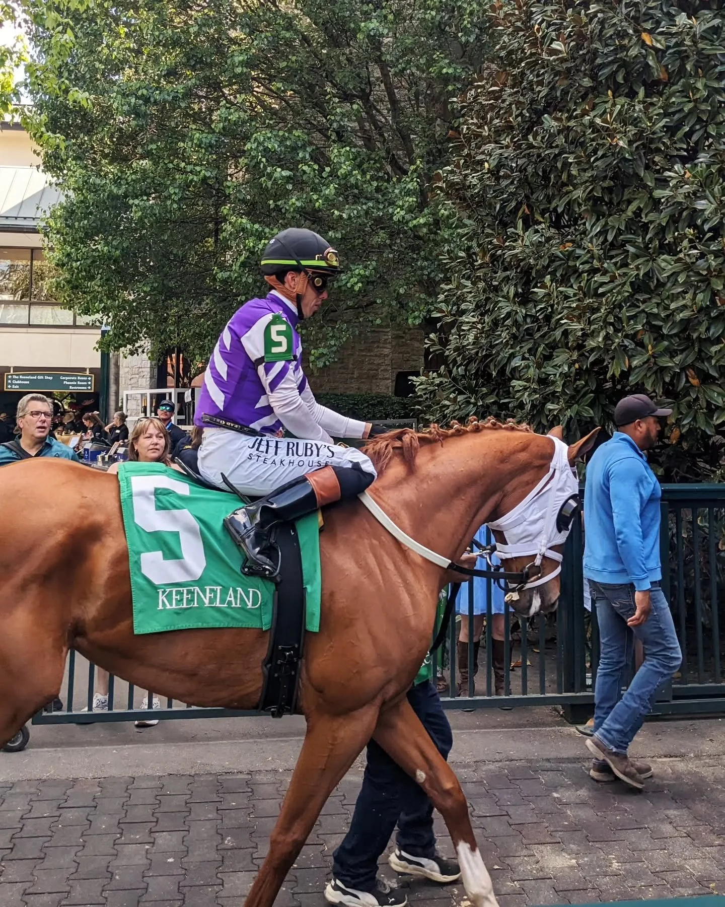 Spring days in Kentucky just hit different. #keeneland #iradortizjr