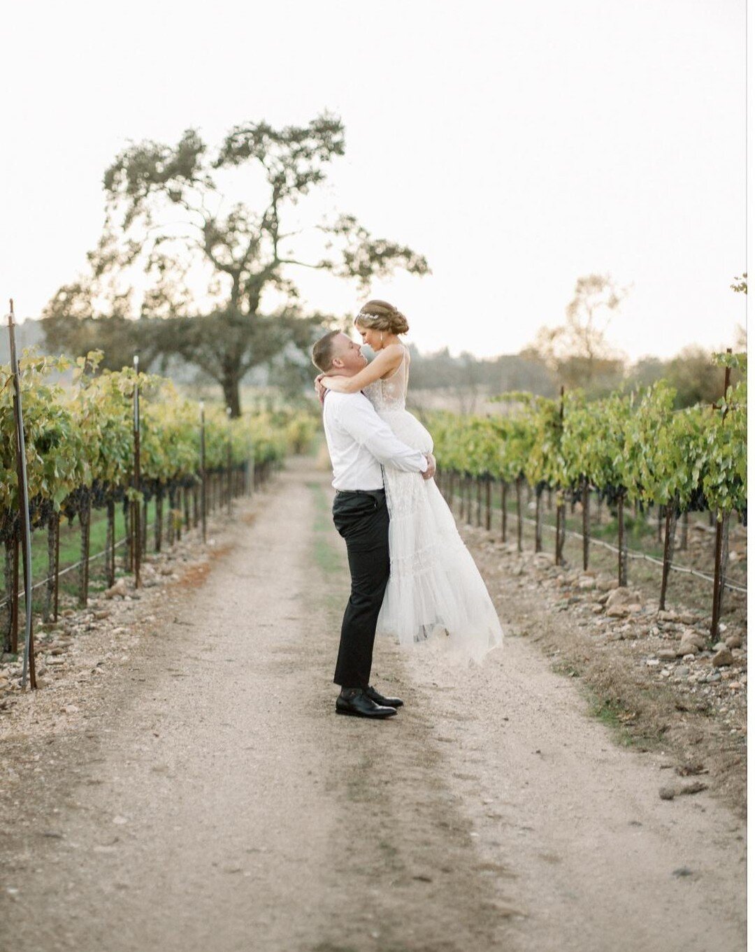 A dream-worthy wine country wedding!⁠
With picturesque views of vineyards @beltaneranch did not disappoint!⁠
⁠
If you are planning a destination California wedding and need help finding the perfect wine country venue we're here to help!⁠
⁠
Head on ov