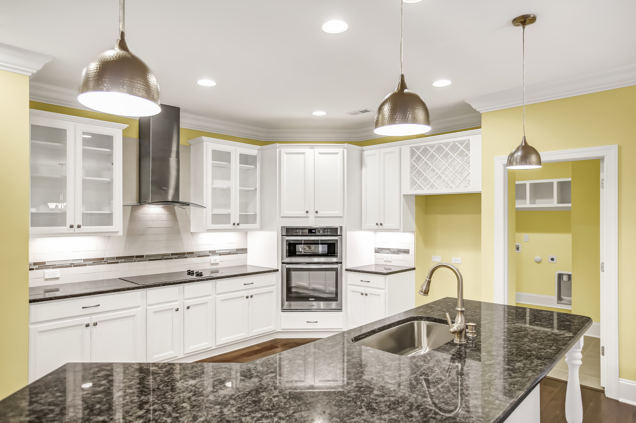 32 Camelot Way-19.JPG