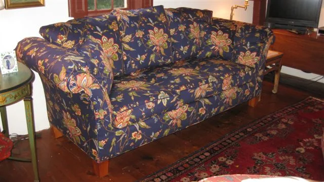 Sew-Many-Things_Upholstery_09272010021650.jpg