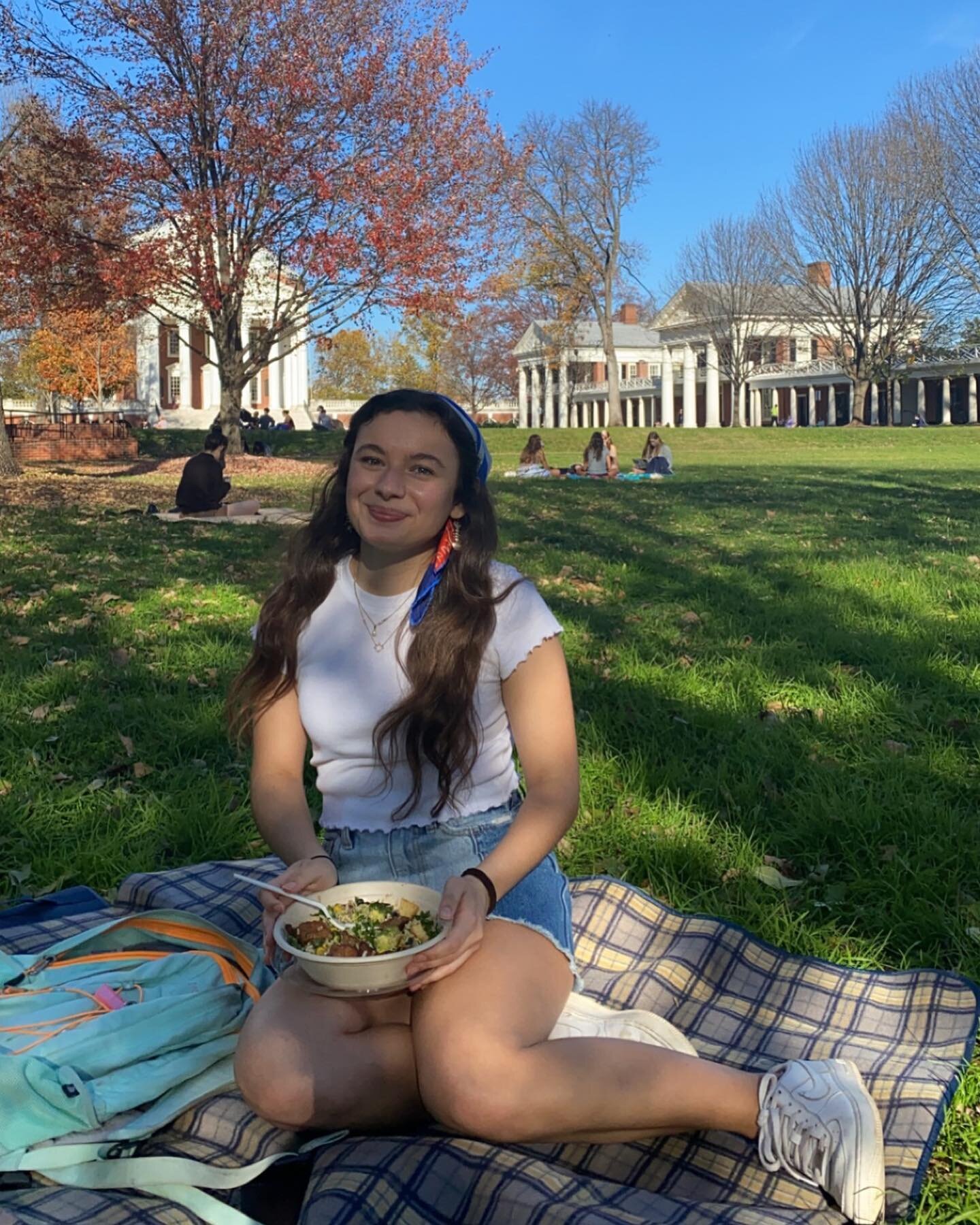 Hi everybody! I&rsquo;m so excited to take over the instagram today! My name is Giselle Pfaeffle, I use she/her pronouns, and I&rsquo;m a second year from Roanoke, Virginia studying Economics and Foreign Affairs with a minor in Portuguese. Please fee