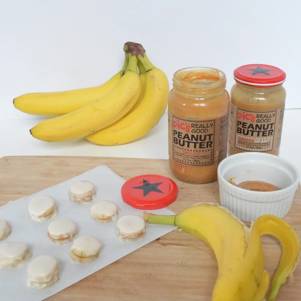 Frozen+Peanut+Butter+Banana+Bites+_+Momma+Society-The+Community+of+Modern+Moms+_+www.MommaSociety (3)-min.jpg