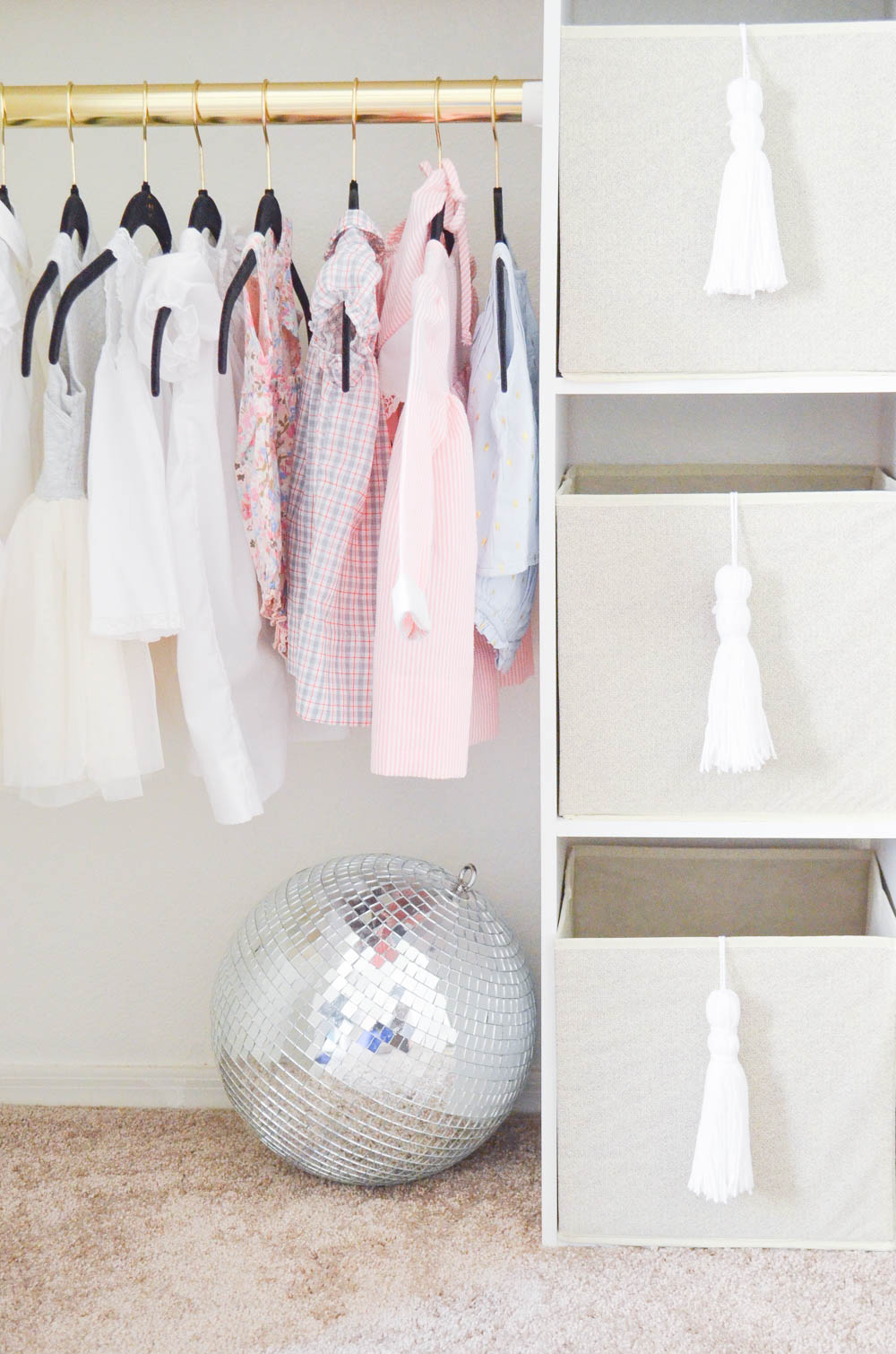 Yarn+Tassel+Storage+Bins+DIY+_+Under+$2+and+simple!+_+How+to+make+a+yarn+tassel+_+Baby+Closet (2).jpg