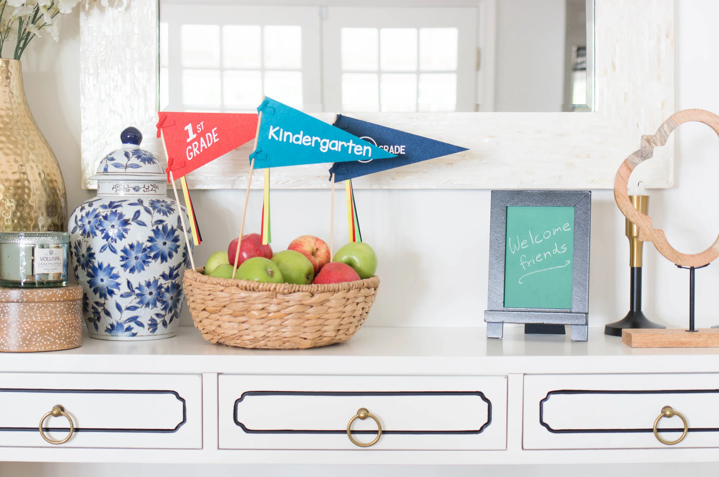 Back to School Apple Donut Party3.jpg