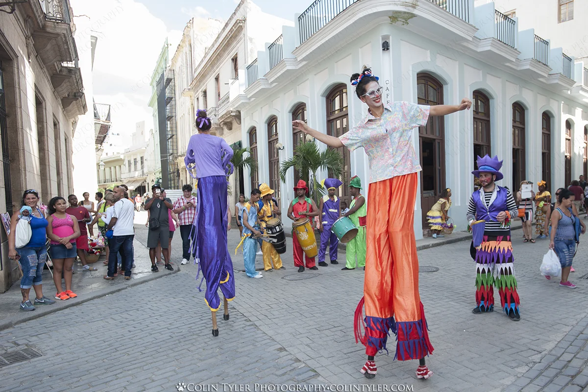 Street Performers, Havana