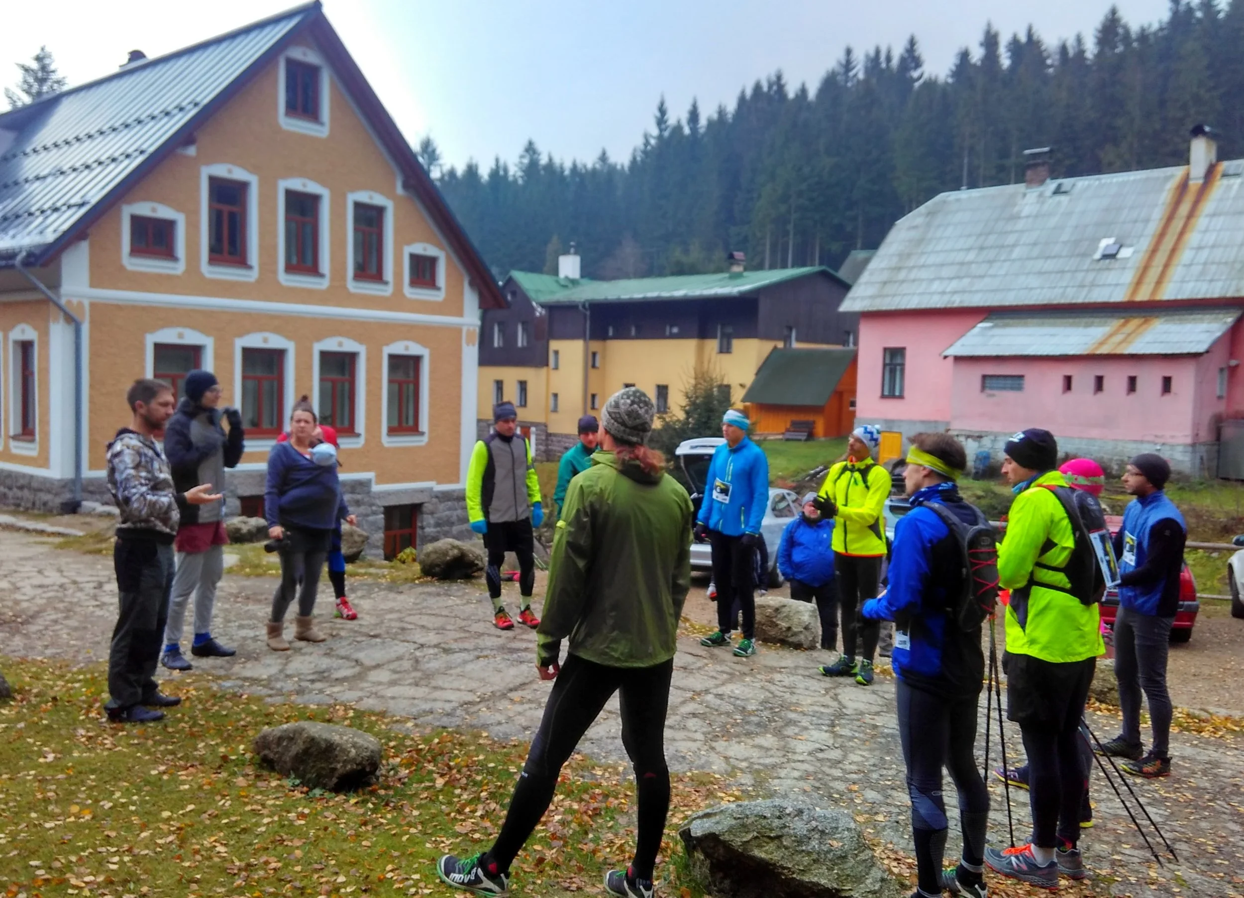 Předstartovní info a nervozita. 