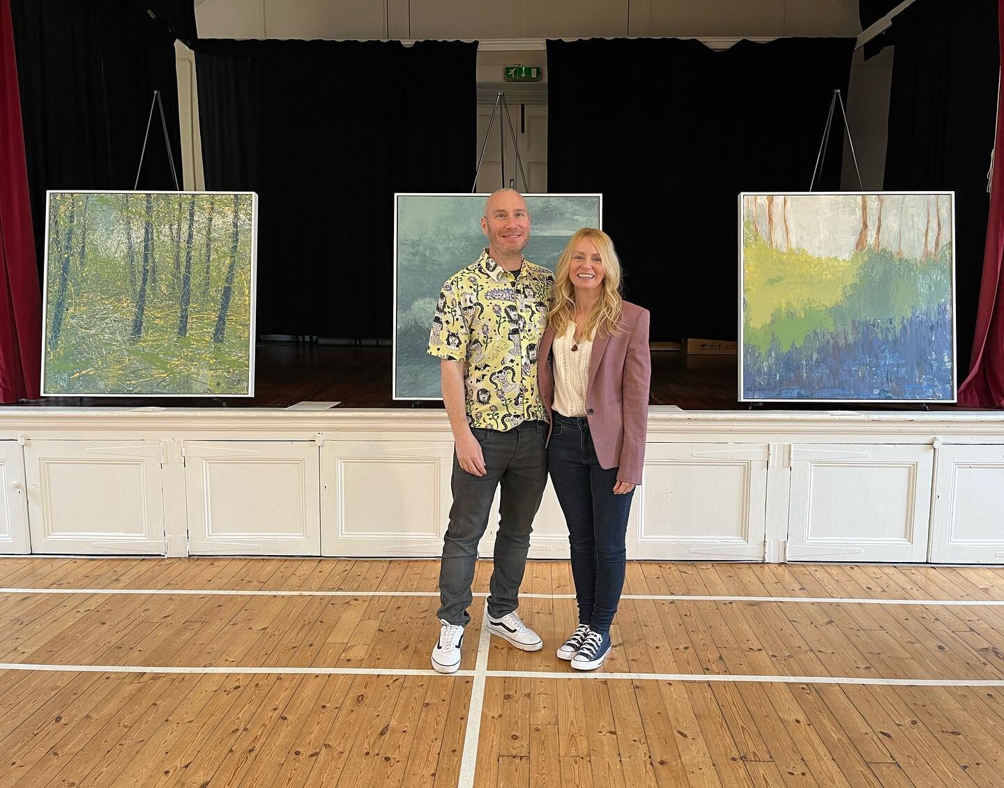 We would like to say a huge Thank You to our friends, family and neighbours that helped us set up and dismantle the art exhibition, also those that leant easels or shared social media posts. It would not have been possible without you all 👍
Really, 