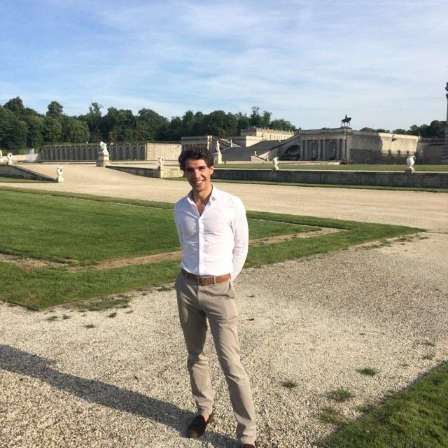 Tranquillement installé, j'ai laissé Papa profiter des sublimes jardins de l 'Institut de France