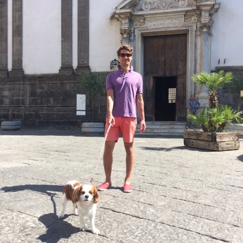 AL FRENTE DELLA CHIESA SANTA CATERINA A FORMIELLO 
