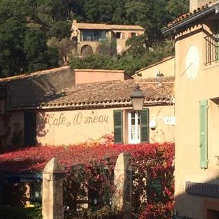L'art de flâner à Ramatuelle .