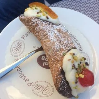 Délice oblige,le cannolo siciliano!