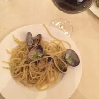 Pasta alle vongole SIGNÉ Chef Fabio Boschero .