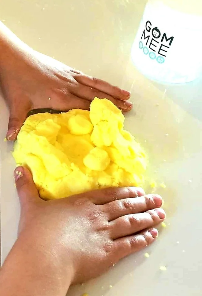 Pate a modeler GOM.MEE.jpeg