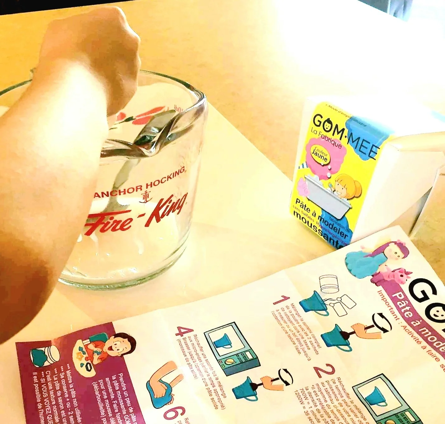 Mode emploi 1 par images Pate a modeler GOM.MEE.jpeg