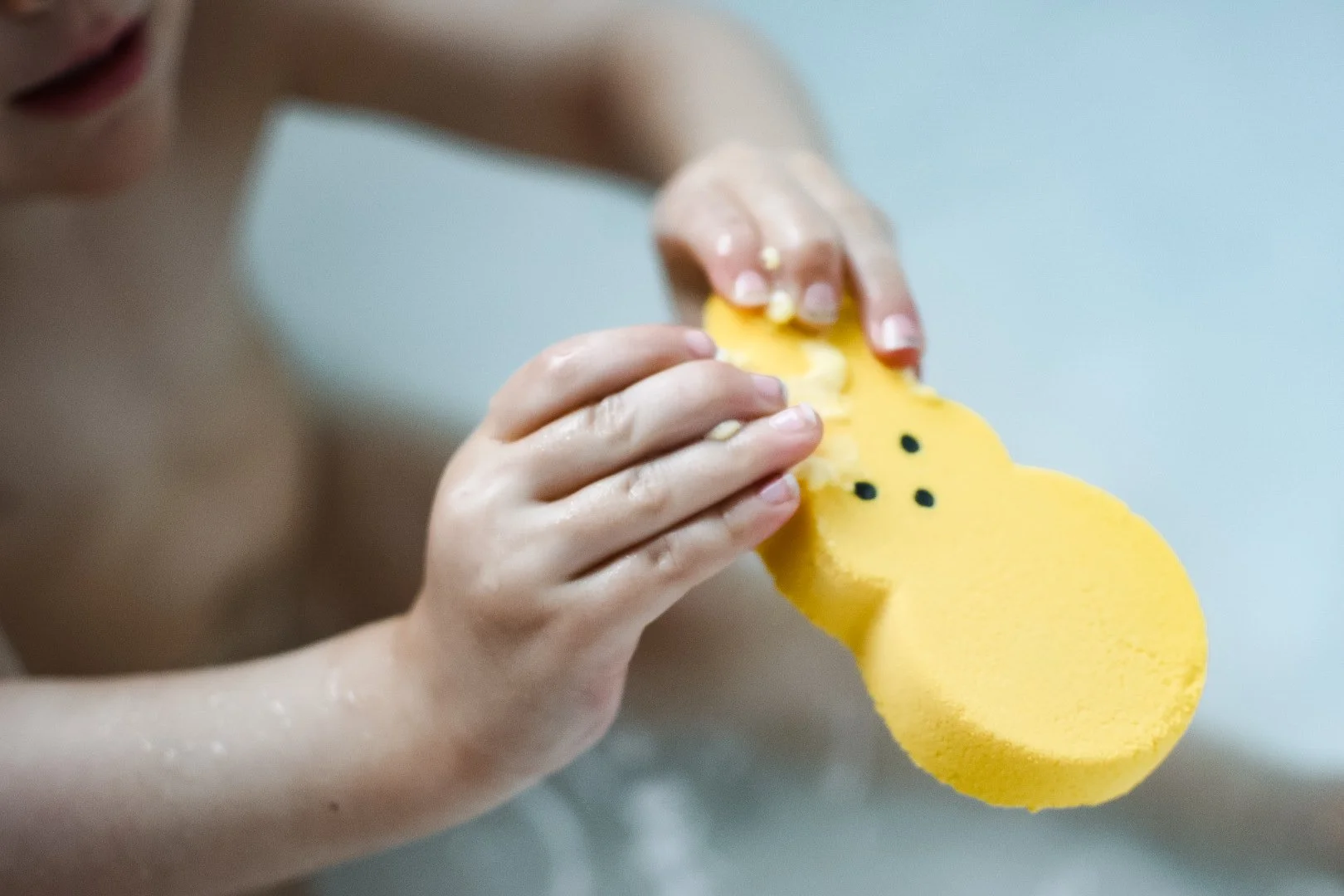 BAIN EFFERVESCENTE LAPIN JAUNE MARSHMALLOW GOM.MEE.jpeg