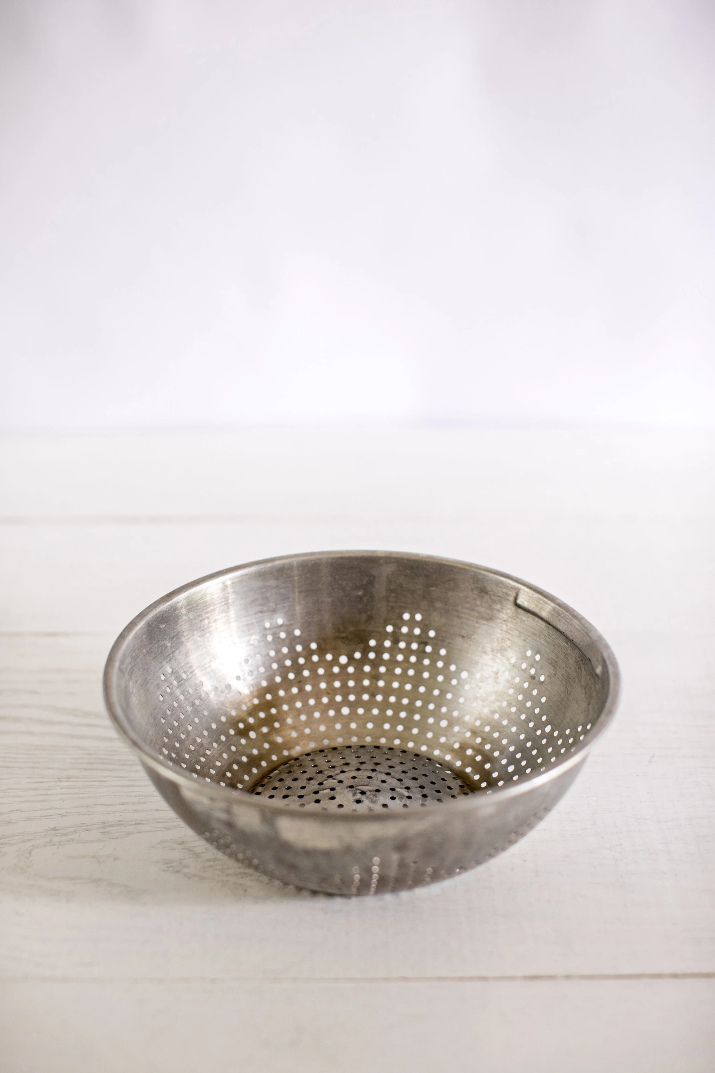 Vintage Metal Bowl Colander by heirloomed