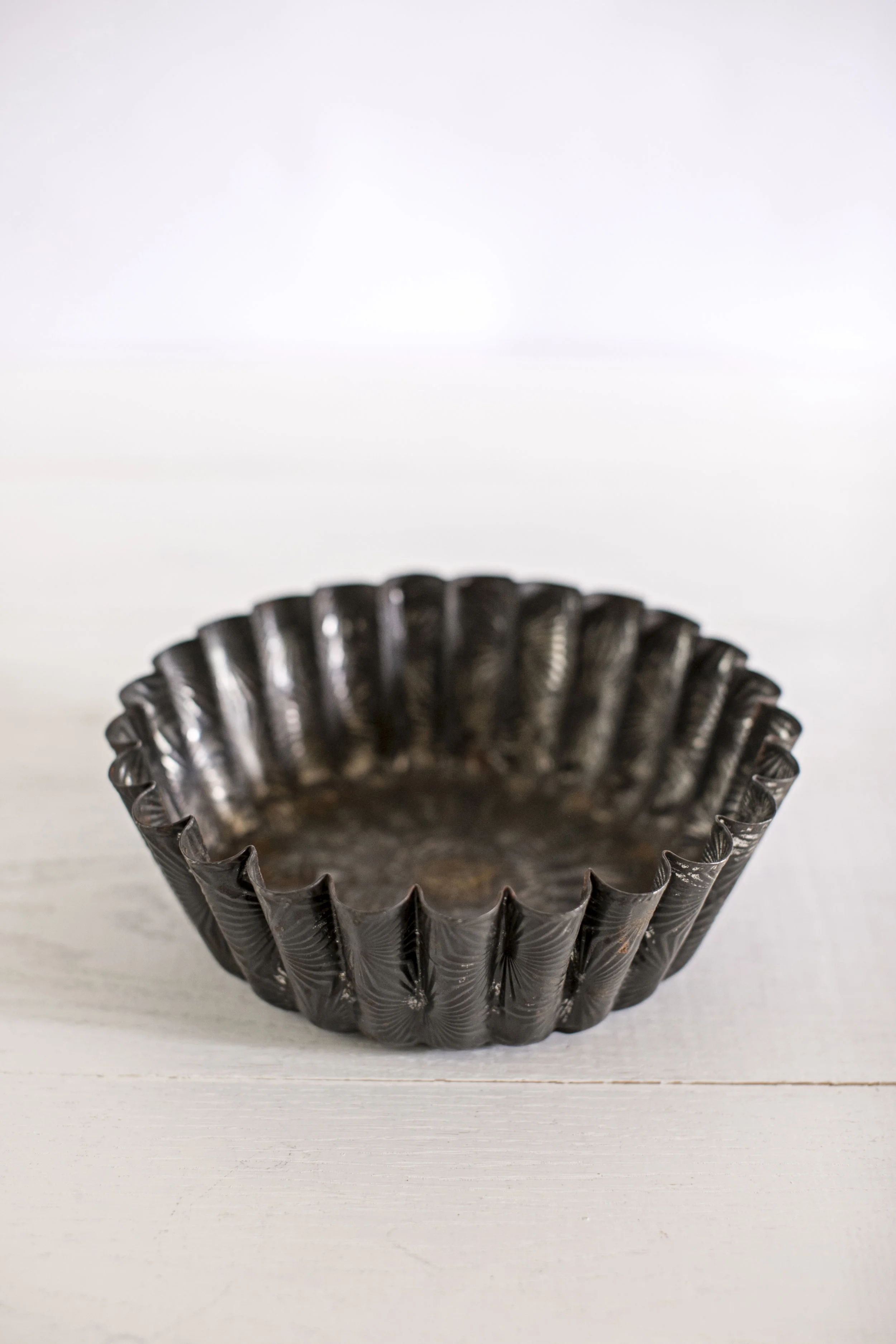 Vintage Fluted Starburst Baking Tin by heirloomed