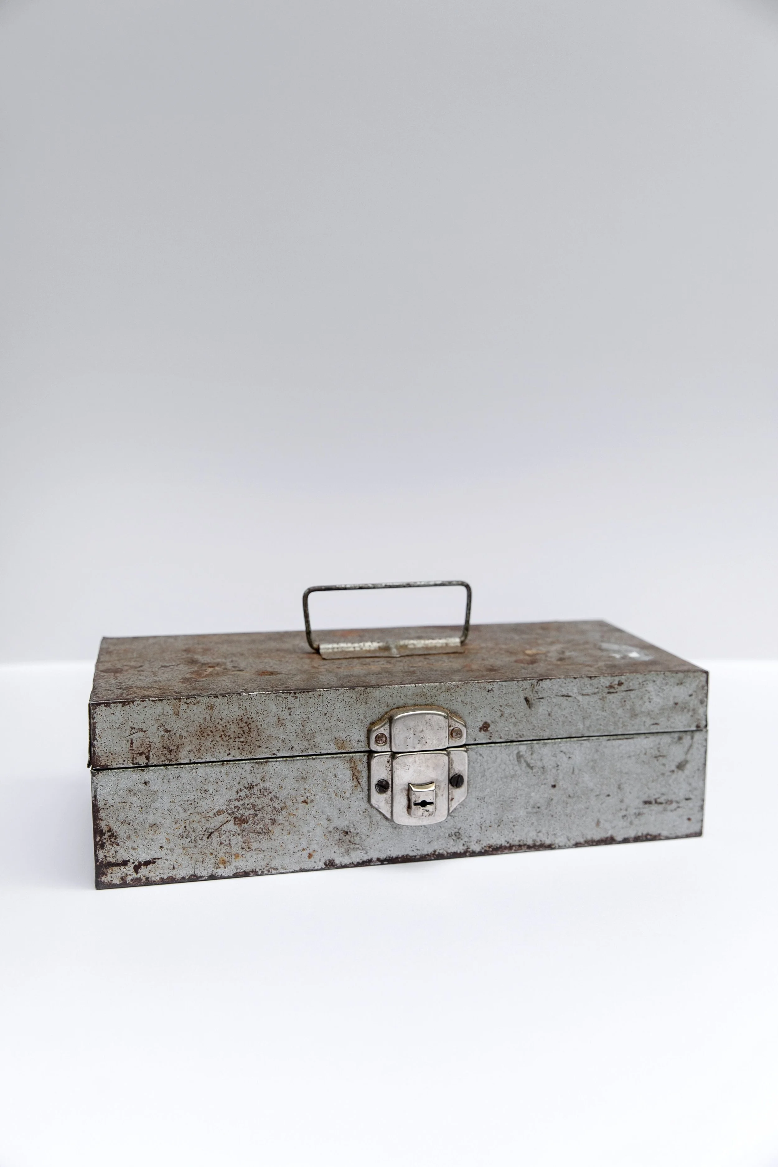 Vintage Toolbox by heirloomed