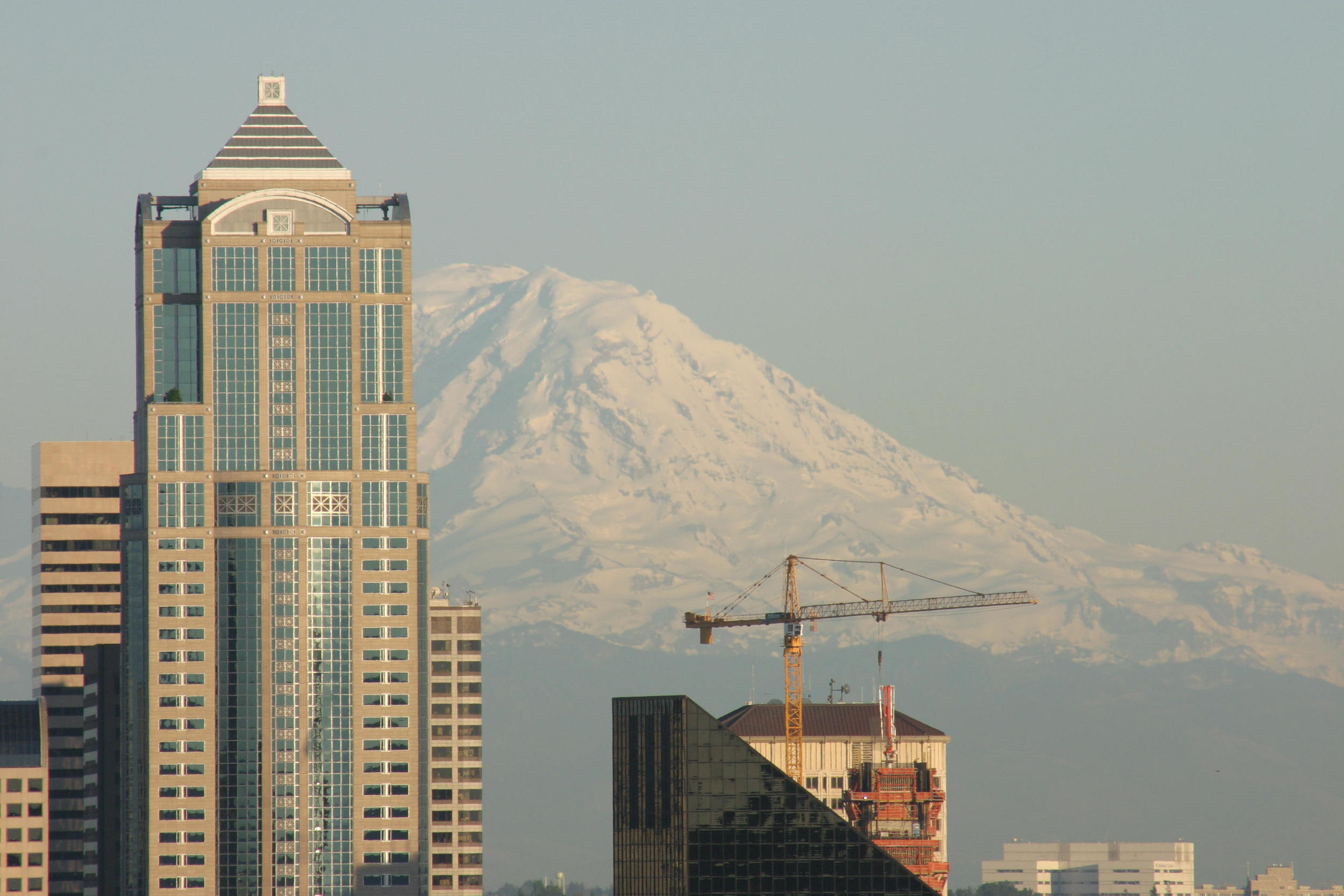 WAMU building &amp; Mt. Rainier - Seattle, WA