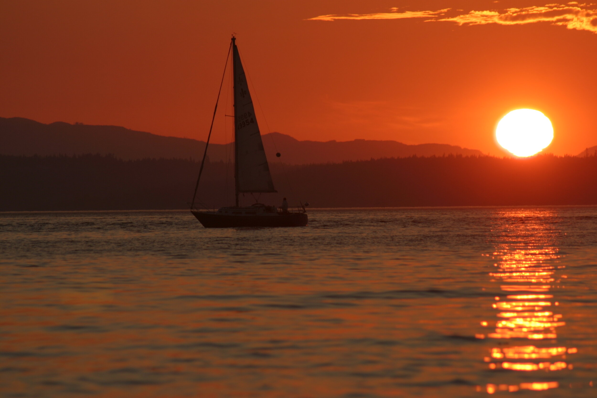 048 - Sailboat Sunset on Puget Sound.jpg
