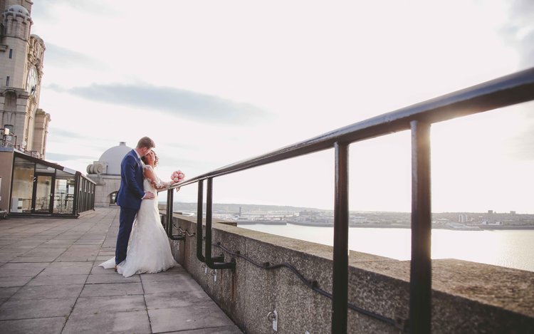 Wedding+photos+liver+building+(1+of+1)-5.jpg