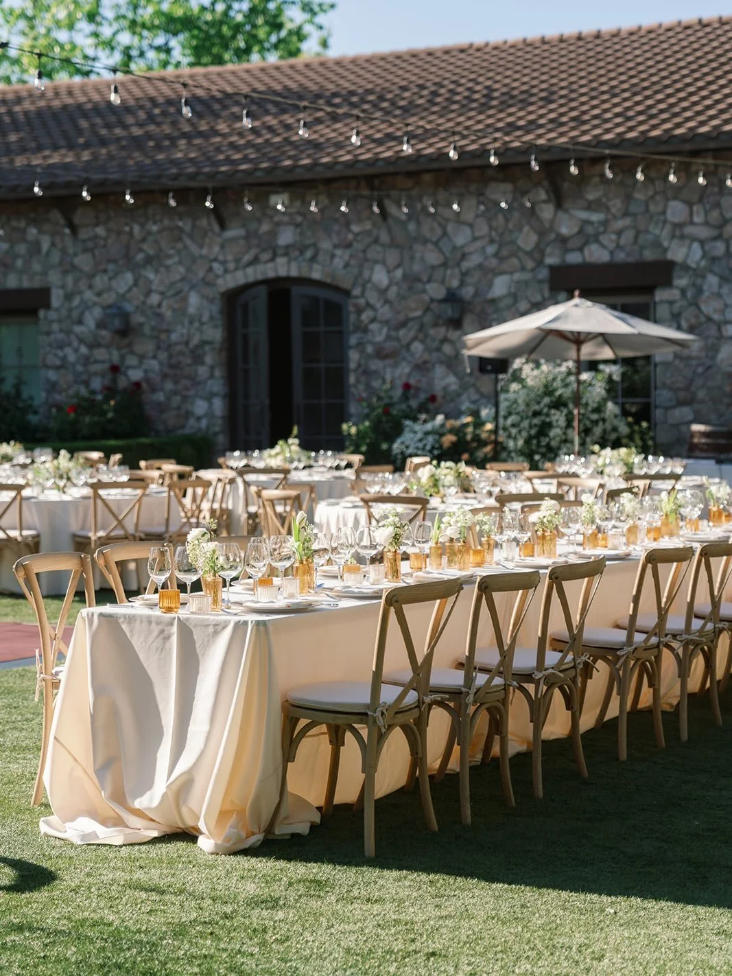 Catherine and Kyle are the picture of class. We decided to keep flowers clean, simple, and elegant with soft whites, natural greens, and warm amber tones. 

Venue: @thelodgesonoma
Planning: @taylorraeweddings
Photography: @monicalamphoto
Floral Desig