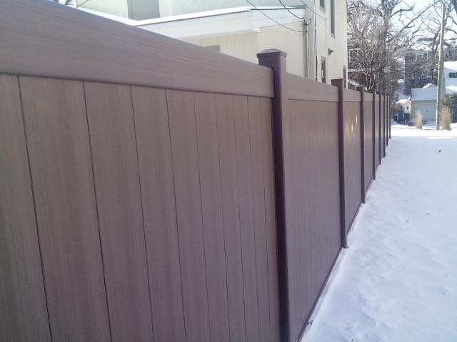 PVC PolyVinyl Fence IMG_20150104_125628.jpg