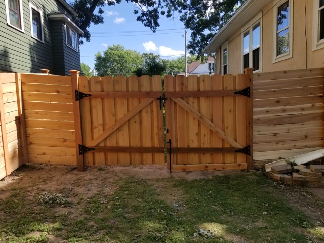 red-cedar-fence-gate_170723.jpg