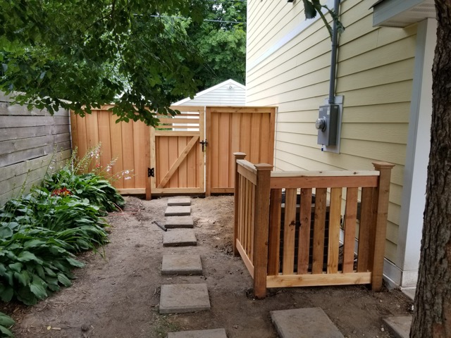 red-cedar-fence-71417-2.jpg