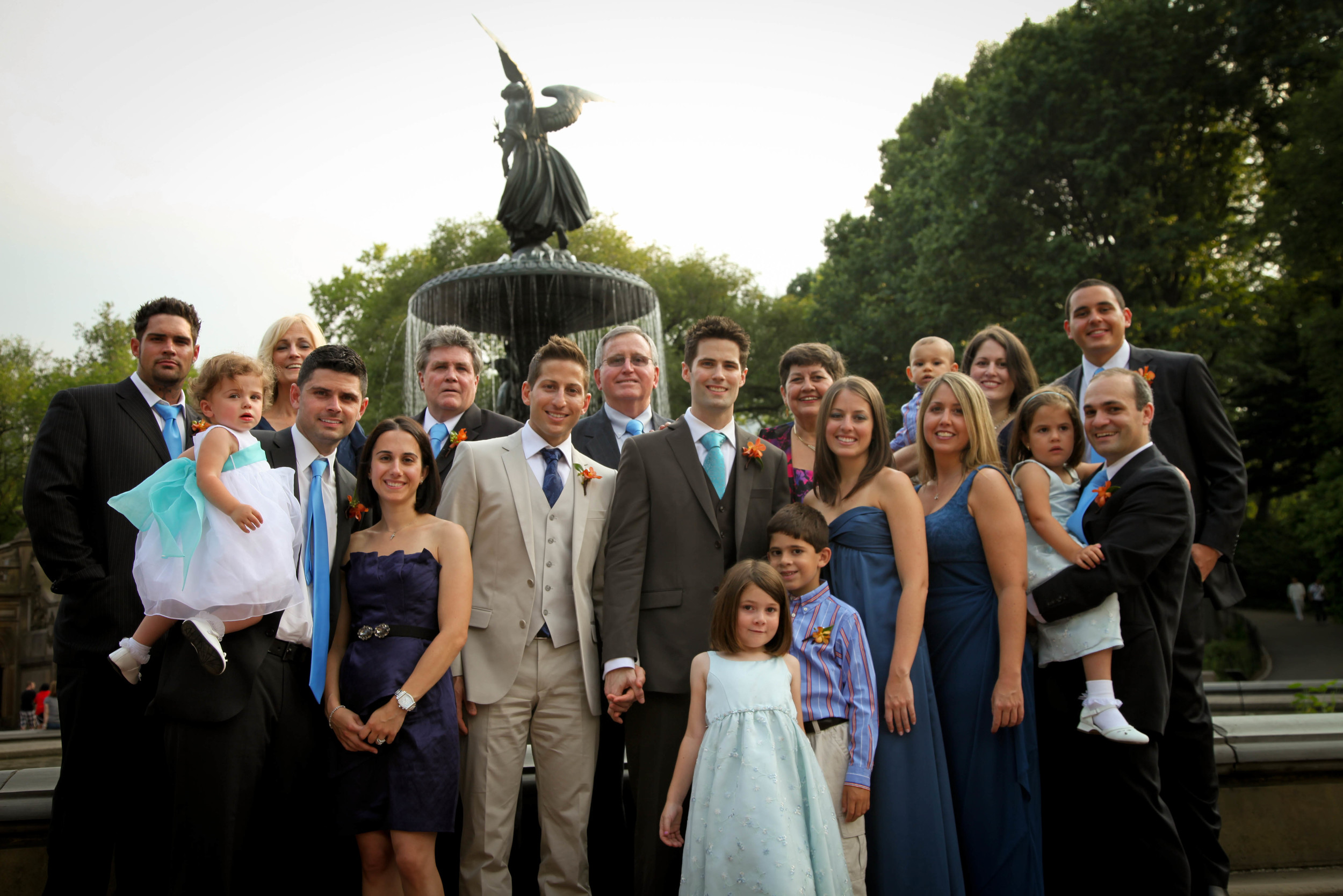 The full family wedding shot in Central Park. 