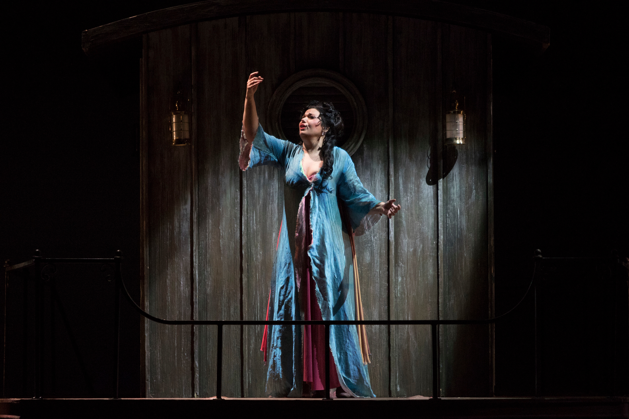 Florencia en el Amazonas at San Diego Opera - Photo by Kat Woronowicz