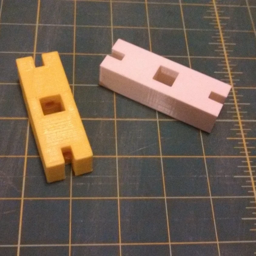 First prototype: 3D printed links