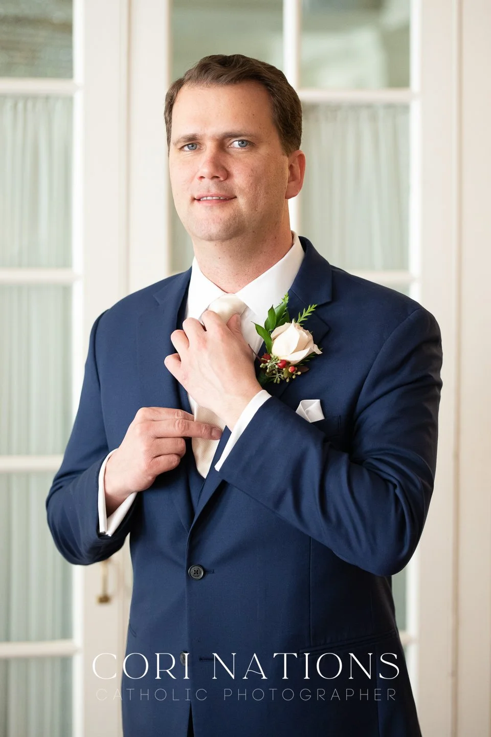 STL_Catholic_Photographer_Getting Ready-7.jpg
