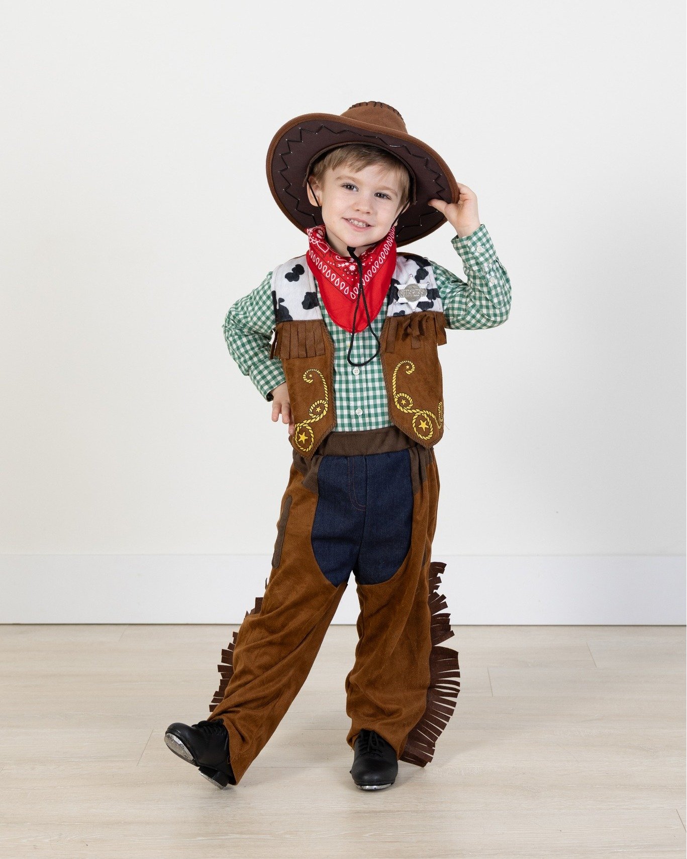 Say howdy to the newest 4 year old!! 🎉. Happy birthday!!🎉

#stlcatholicphotographer #stlouisfamilyphotographer #stlouiskidphotographer #stlcatholic #catholicphotographer #familyphotographer #stlouisphotographer 
#stlouiscatholicportraitstudio