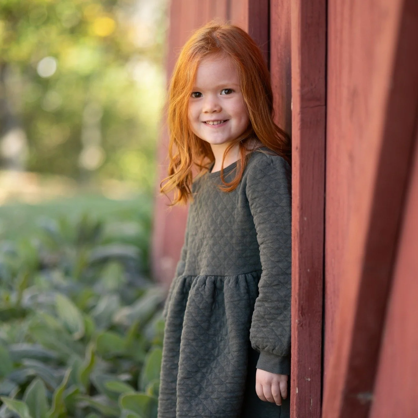 The joy of a family, the love between siblings, and the beauty of the birthday girl all captured in just a few minutes. 🎉Happy Birthday, Sweet Gril!🎉