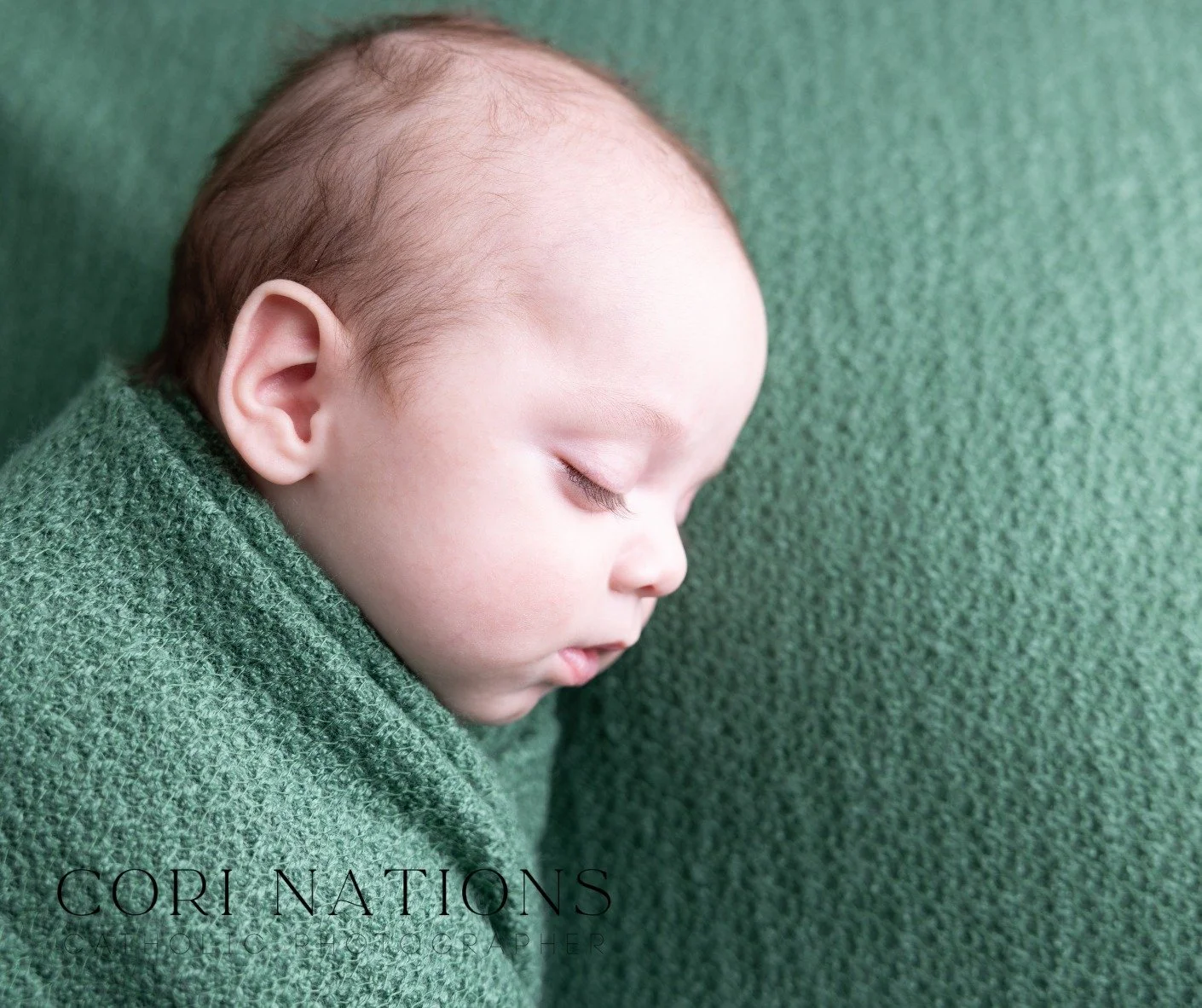 Happy Saint Patrick's Day! ☘️ We don't get a lot of green in the studio, but when we do, it sure is cuuuuuute!