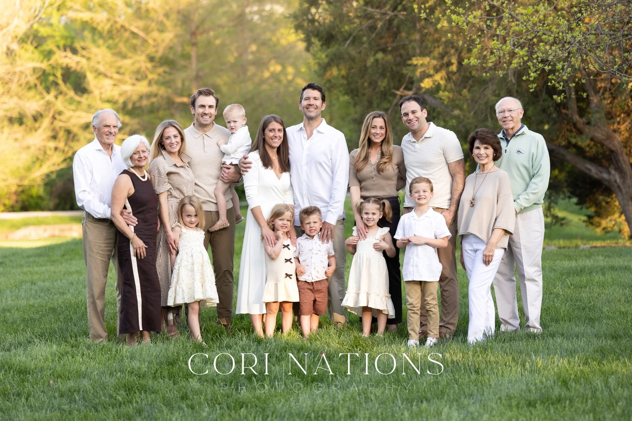 Shhh! Don't tell Jill. I had to pop on here and create a sneak peek for a super fun session. Loads of laughter, and beautiful weather. Just a perfect Classic Extended Family Session done. #largefamilyphotos #largefamilyphotography #largefamilyportrai