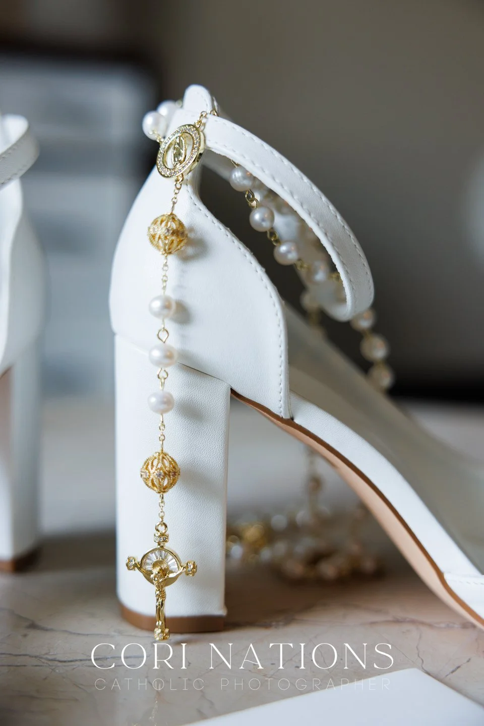 STL_Catholic_Photographer_Getting Ready-49.jpg