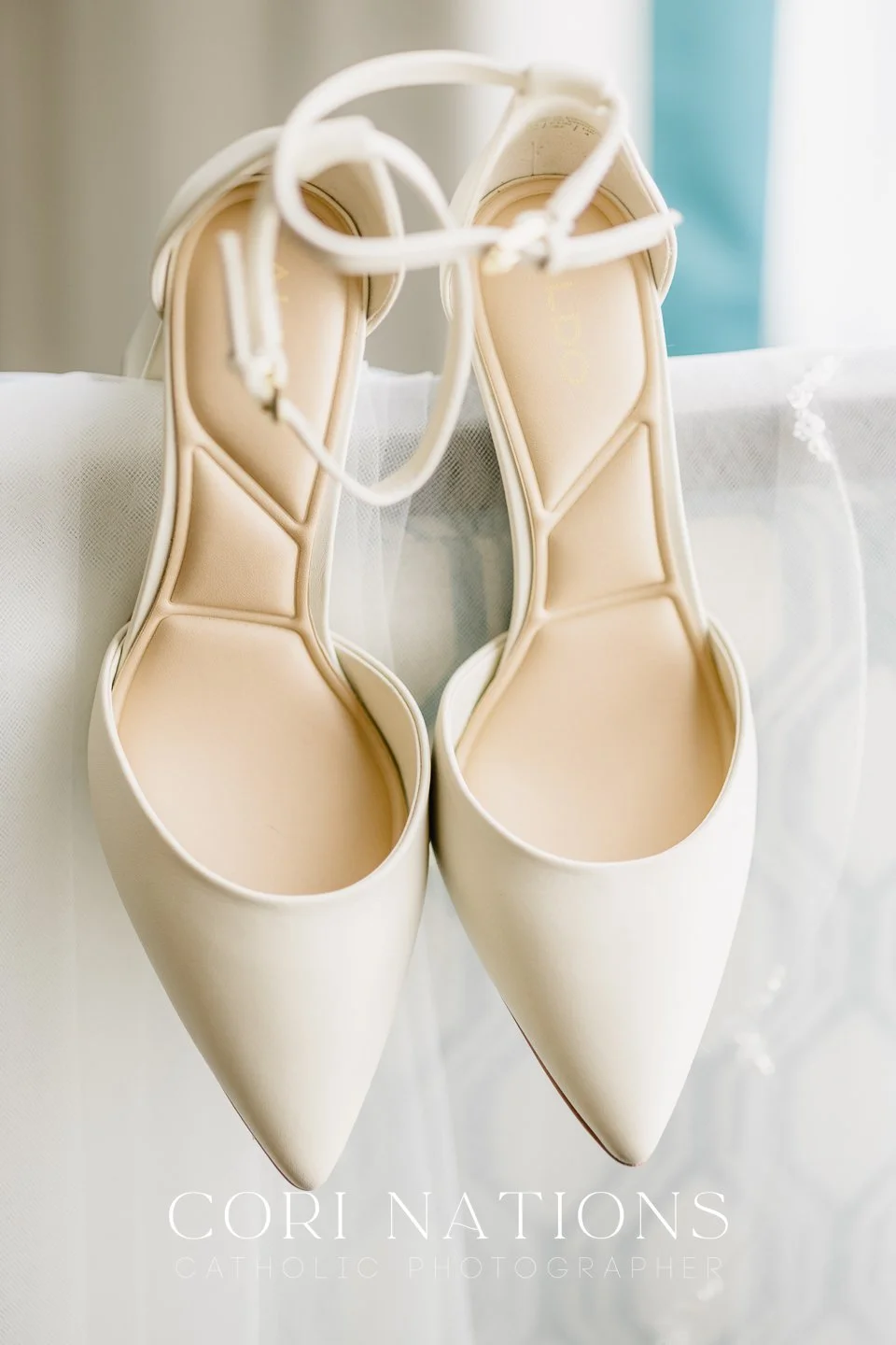 STL_Catholic_Photographer_Getting Ready-89.jpg