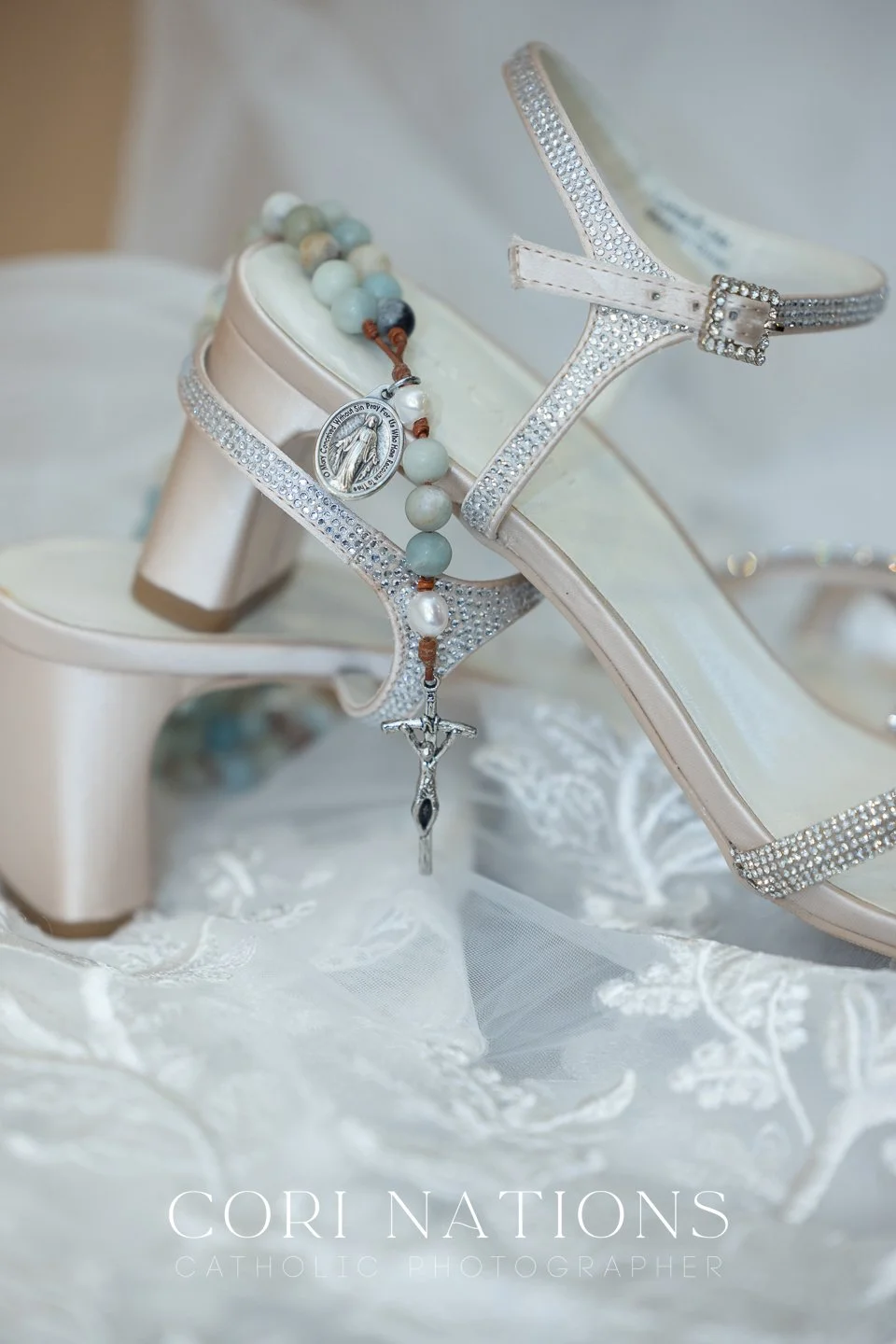 STL_Catholic_Photographer_Getting Ready-18.jpg