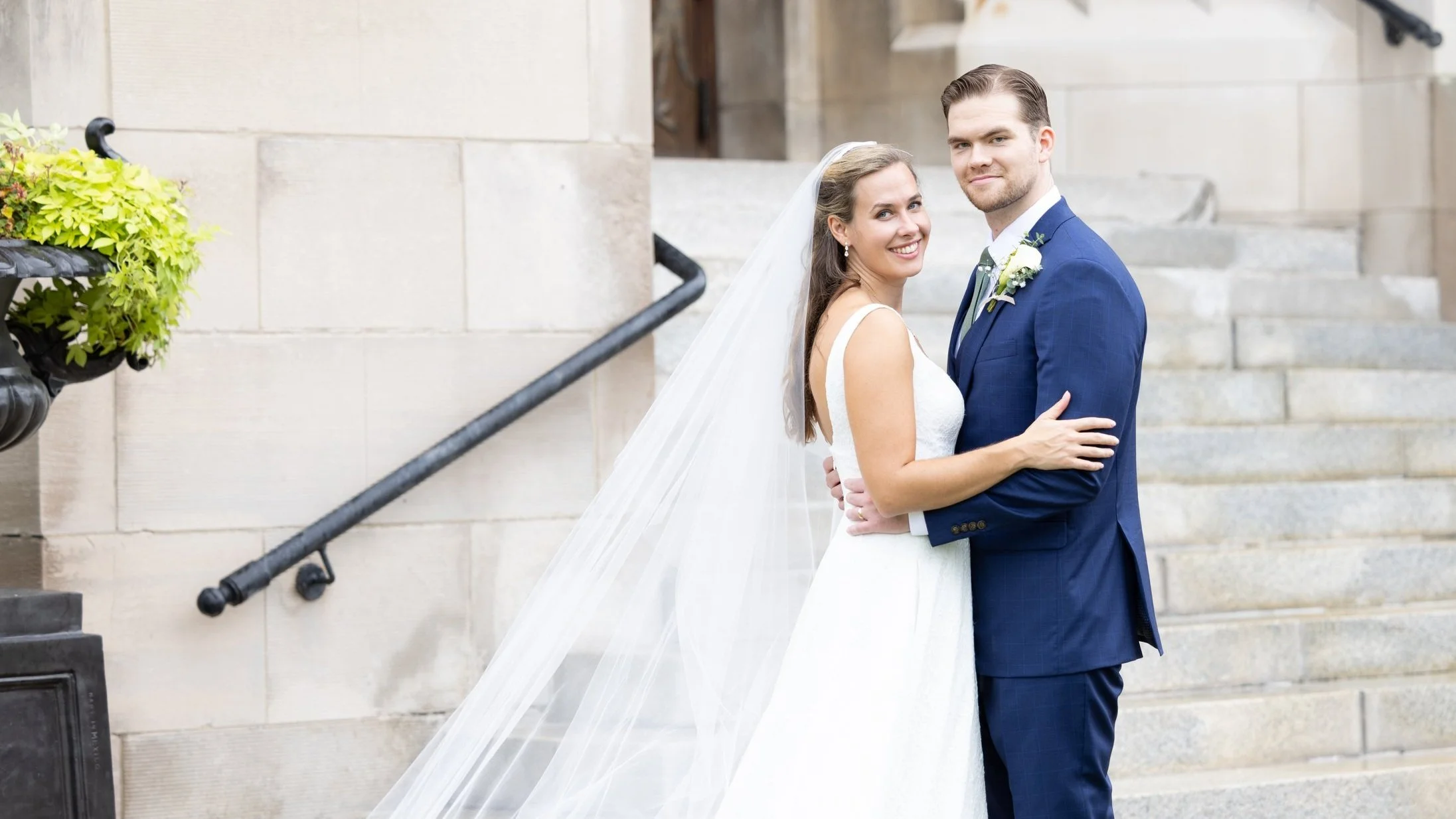 Catholic bride and groom in St. Louis, Missouri