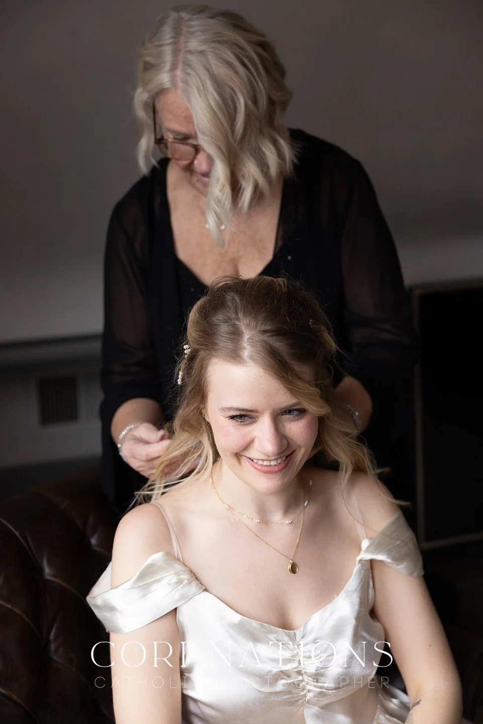 STL_Catholic_Photographer_Getting Ready-110.jpg
