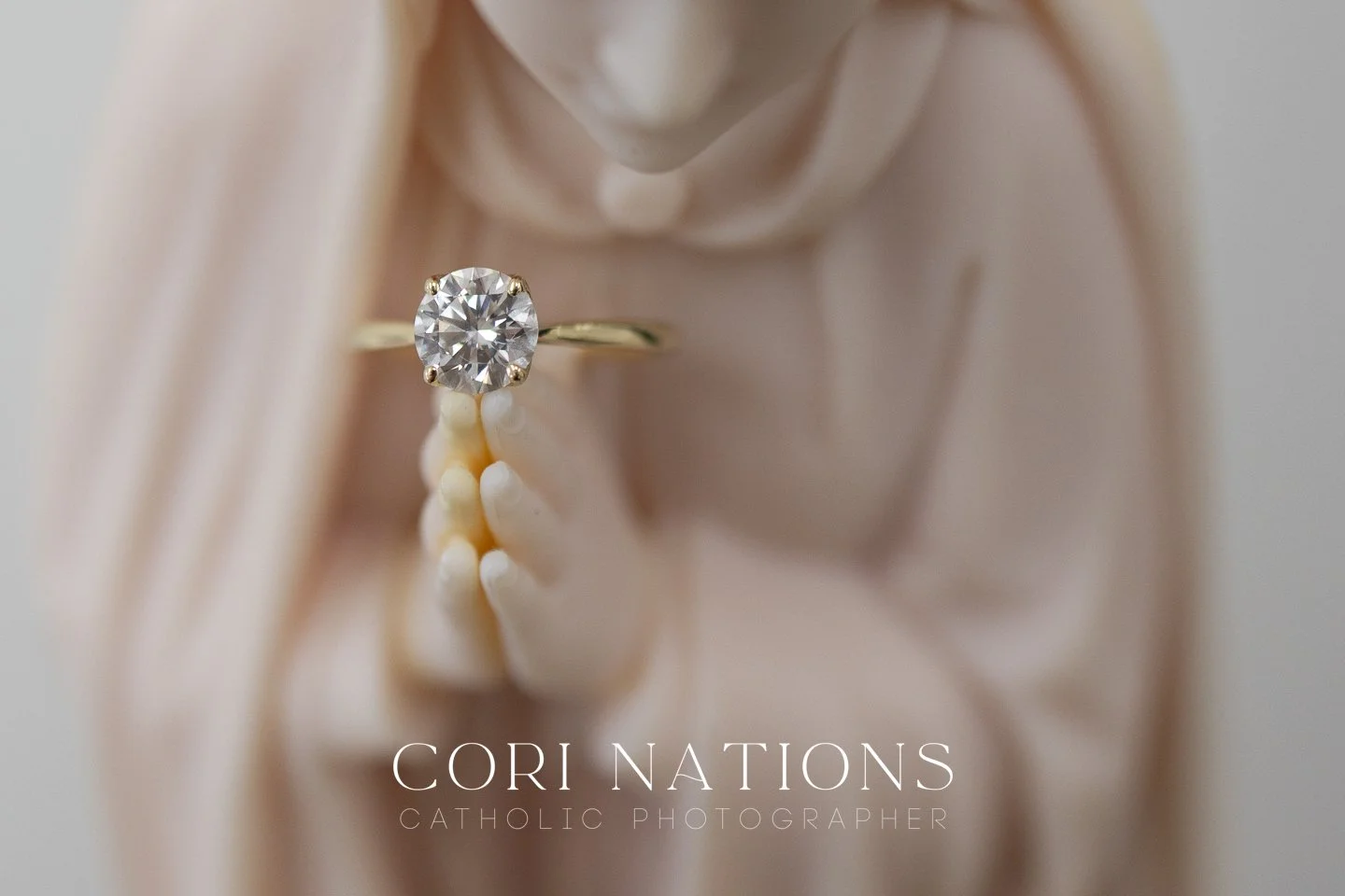 STL_Catholic_Photographer_Getting Ready-33.jpg