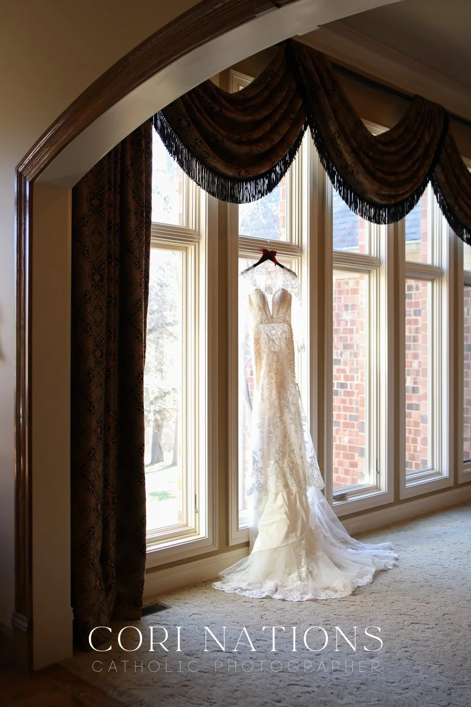 STL_Catholic_Photographer_Getting Ready-16.jpg